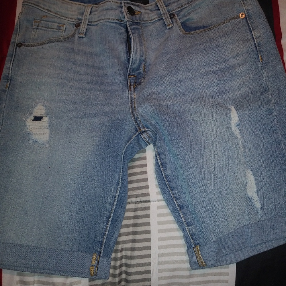 Mossimo mid rise Bermuda shorts size 8